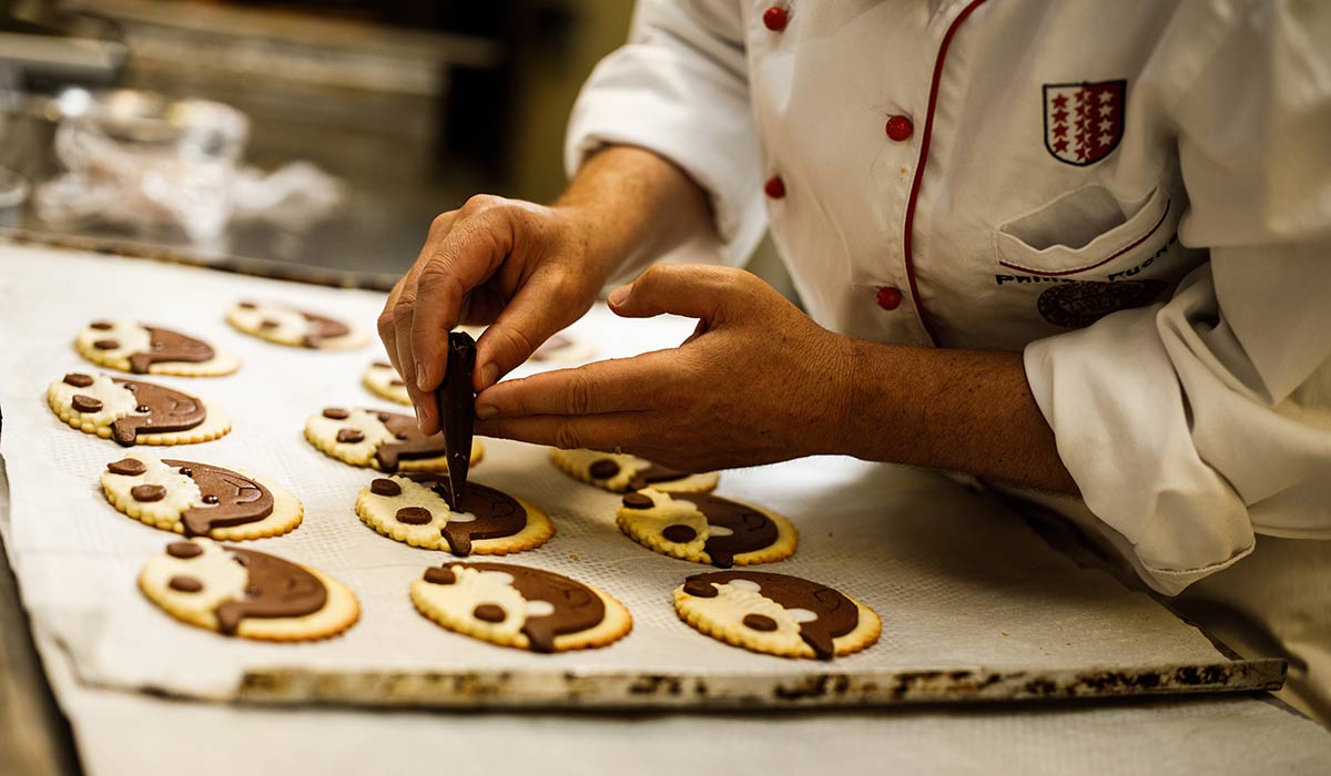Handwerk in der Konditorei der Bäckerei Fuchs in Zermatt